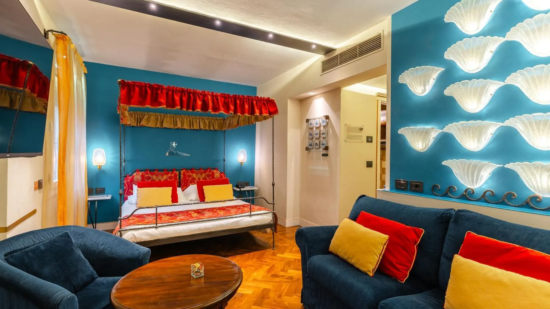 Art Hotel Commercianti Bologna 4*,